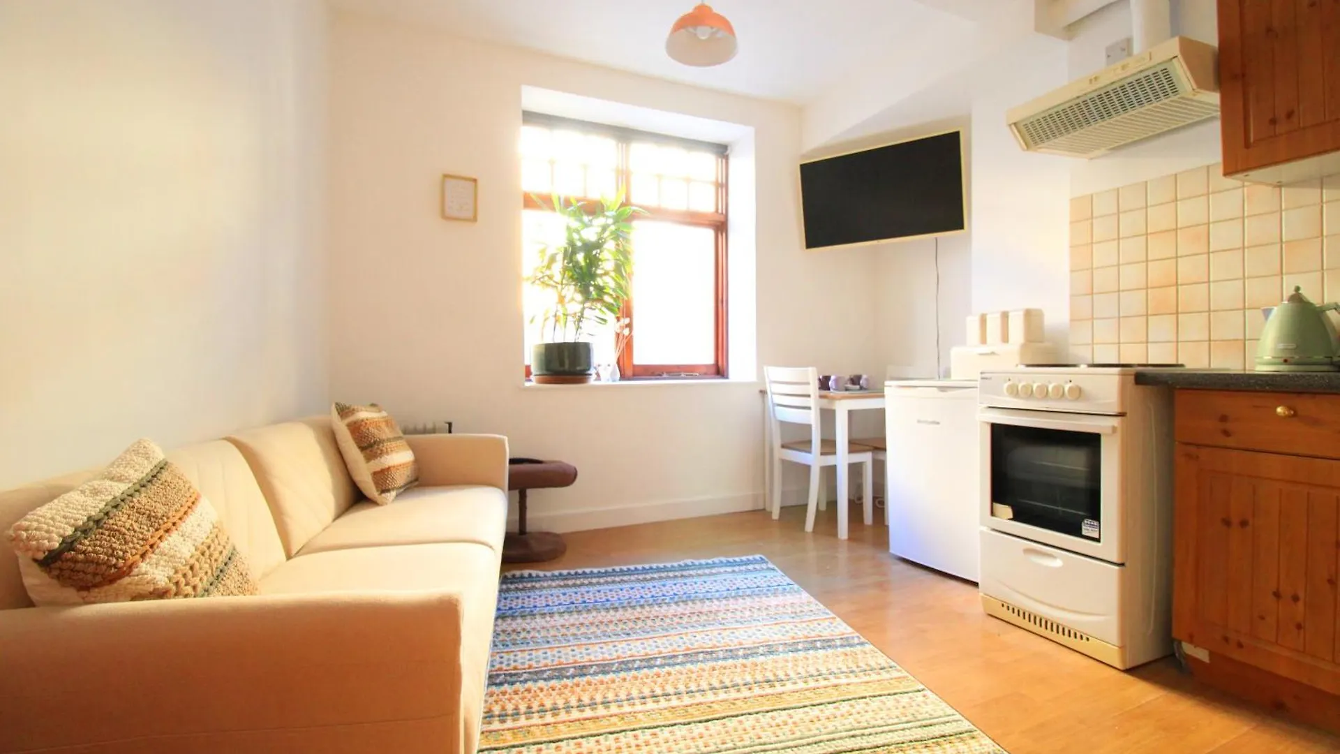 1 Bed Cheshire St London City Brick Lane